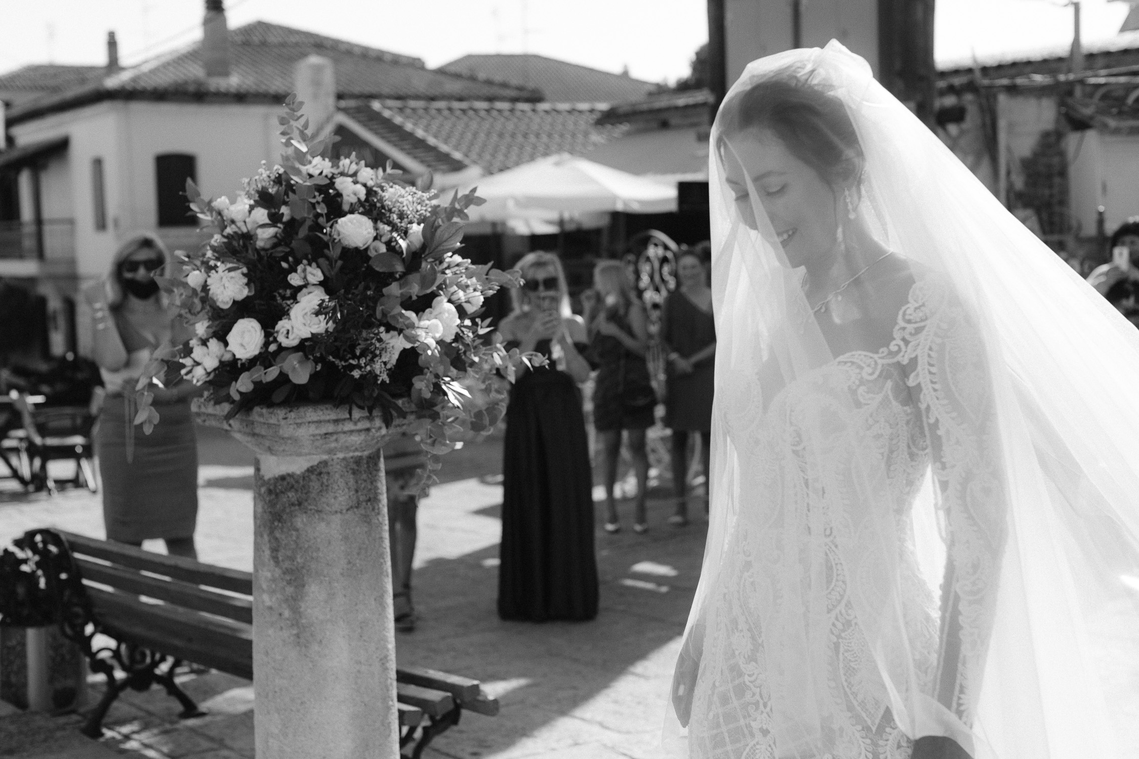 Bride walk down the isle to meet her groom at a micro wedding in Halkidiki